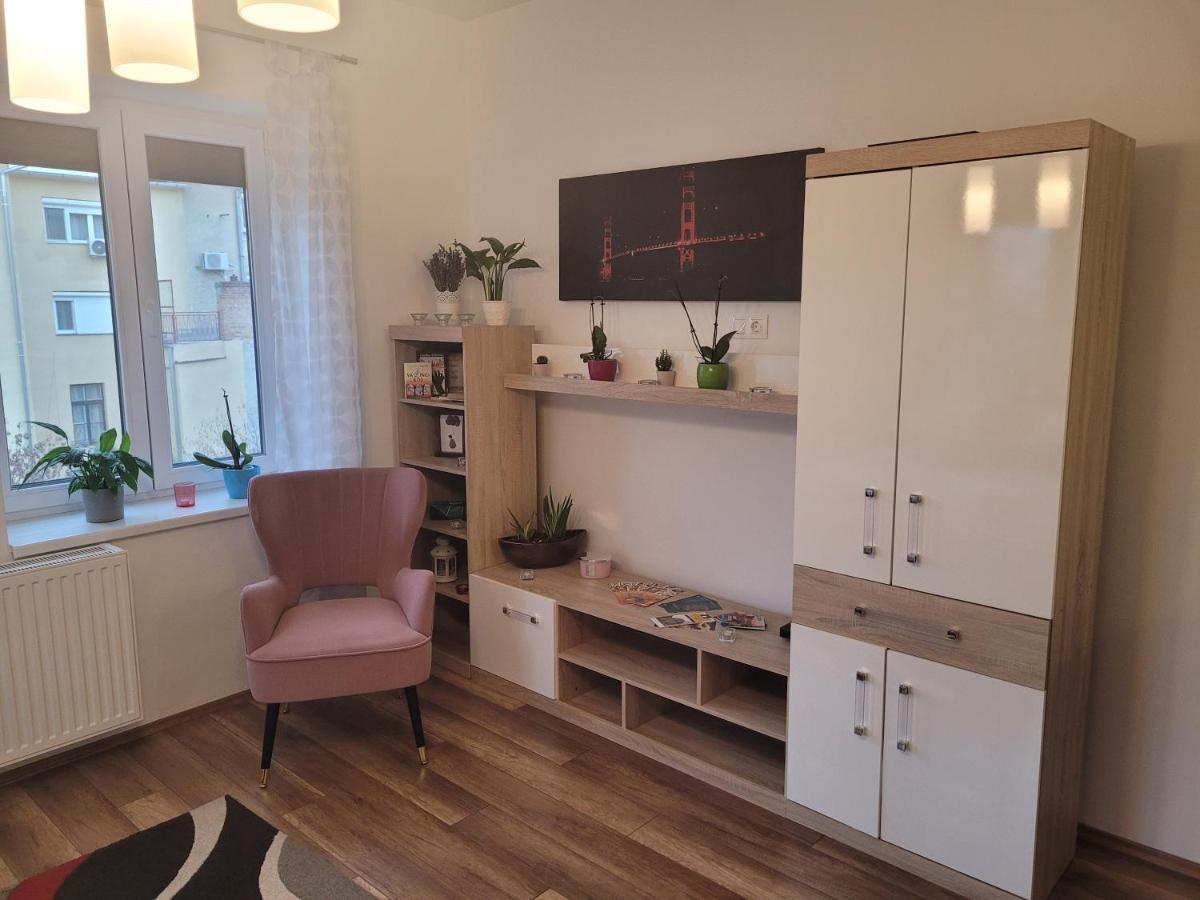 Rose Apartment Πετς Εξωτερικό φωτογραφία